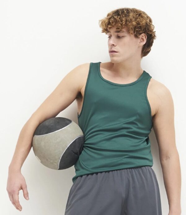 WH-BLANK-TK-UN-BottleGreen-lifestyle Sport Vest, Bottle Green